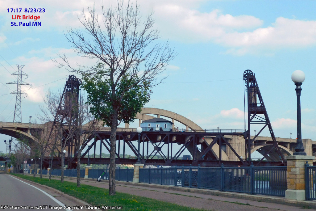 Lift bridge - the only spot I could get clear of traffic